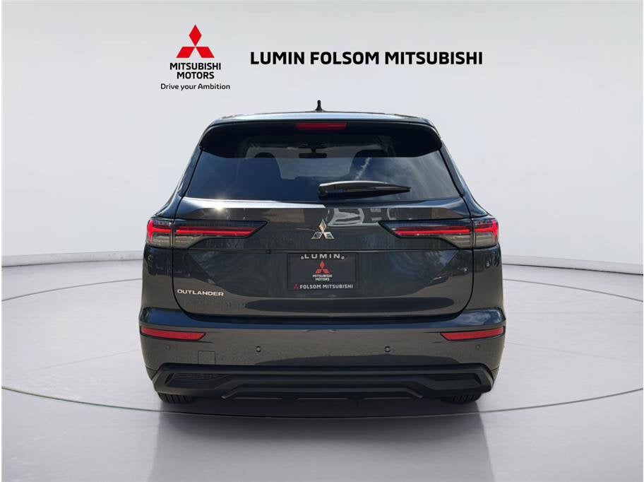 2026 Mitsubishi Outlander ES