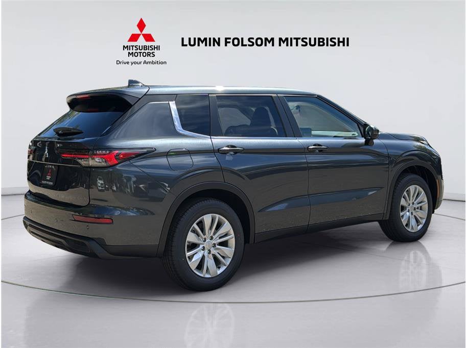 2026 Mitsubishi Outlander ES