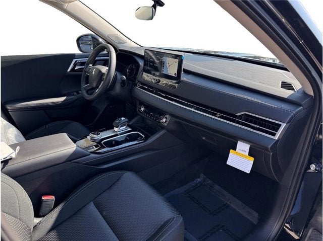 2026 Mitsubishi Outlander ES