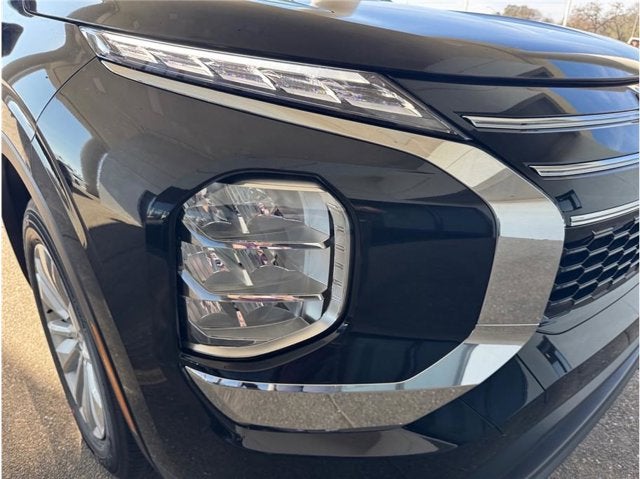 2026 Mitsubishi Outlander ES