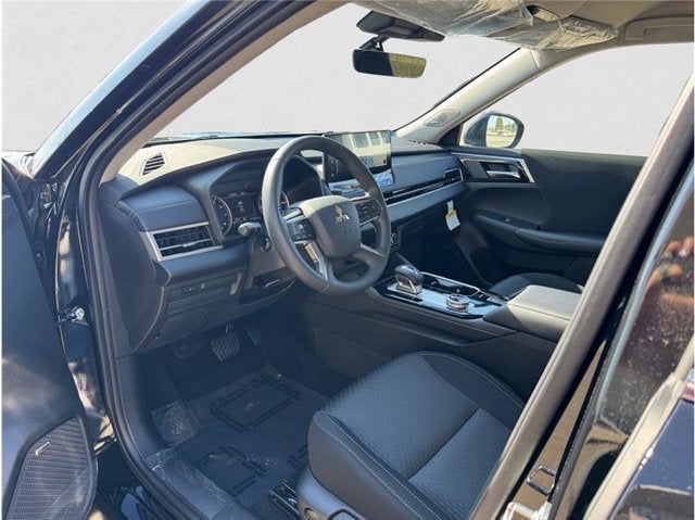 2026 Mitsubishi Outlander ES