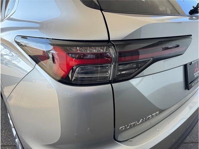 2026 Mitsubishi Outlander ES