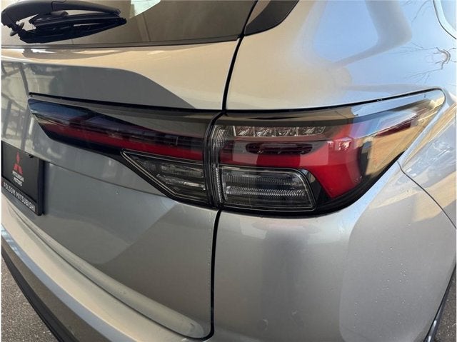 2026 Mitsubishi Outlander ES