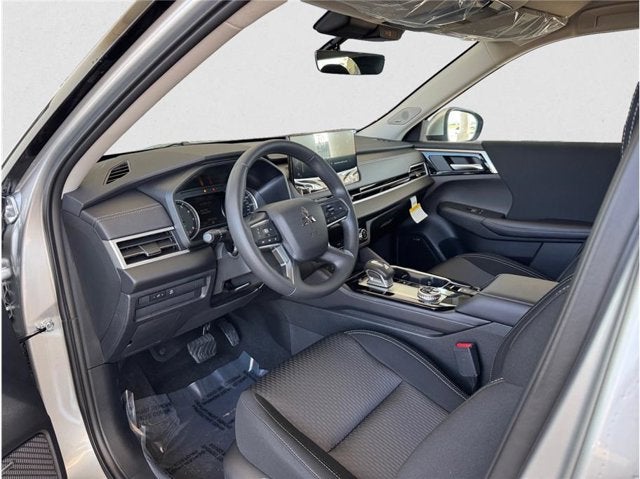 2026 Mitsubishi Outlander ES