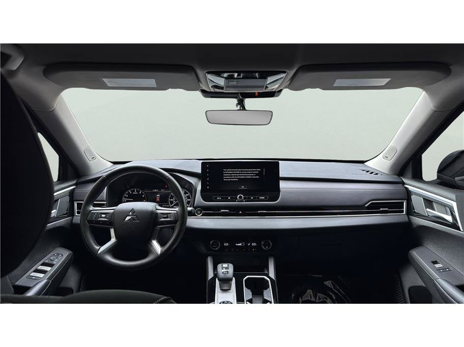 2026 Mitsubishi Outlander ES