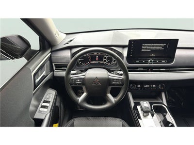 2026 Mitsubishi Outlander ES