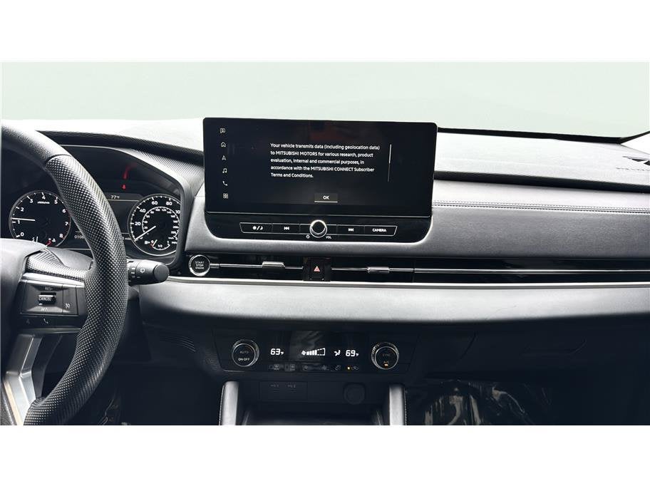 2026 Mitsubishi Outlander ES