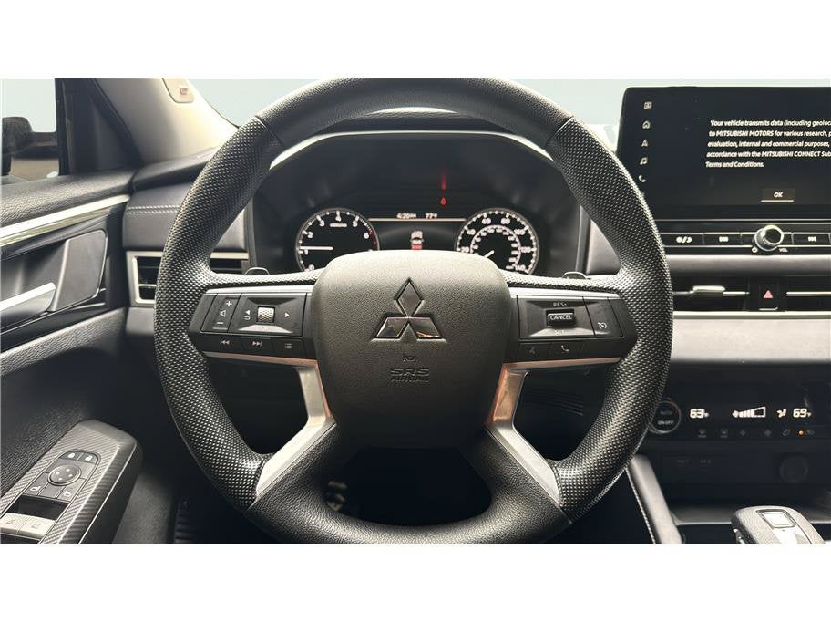 2026 Mitsubishi Outlander ES