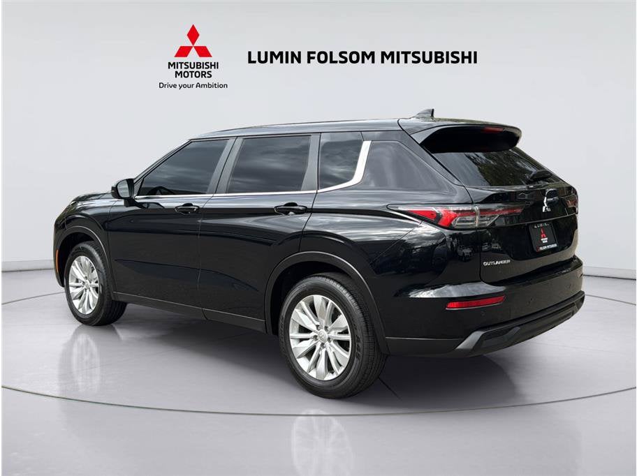 2026 Mitsubishi Outlander ES