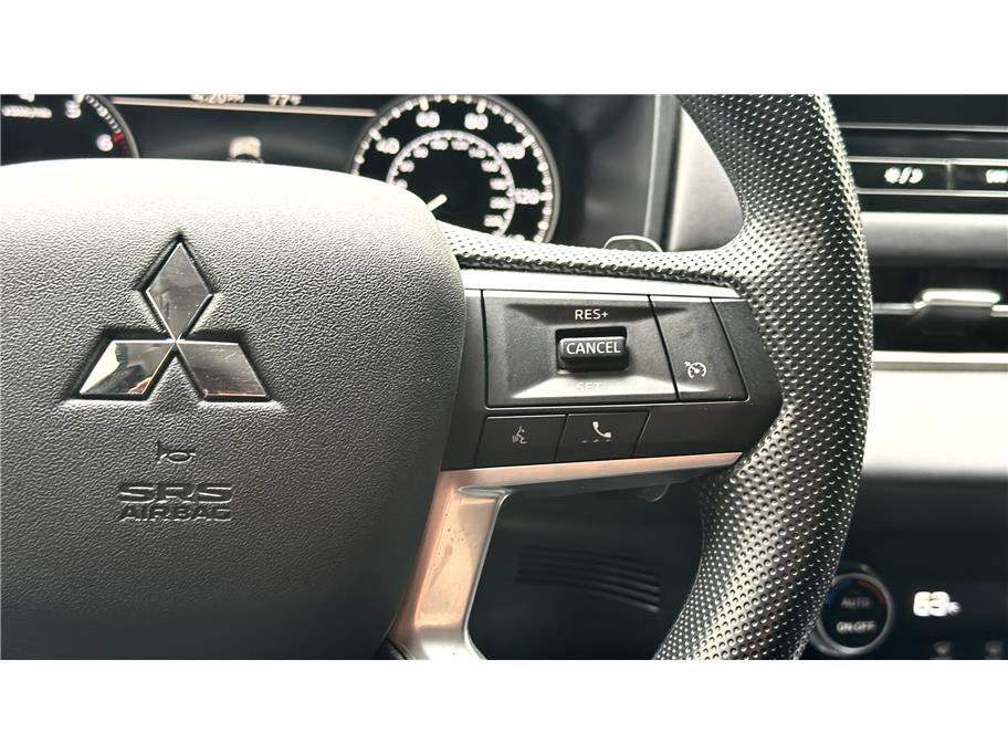 2026 Mitsubishi Outlander ES