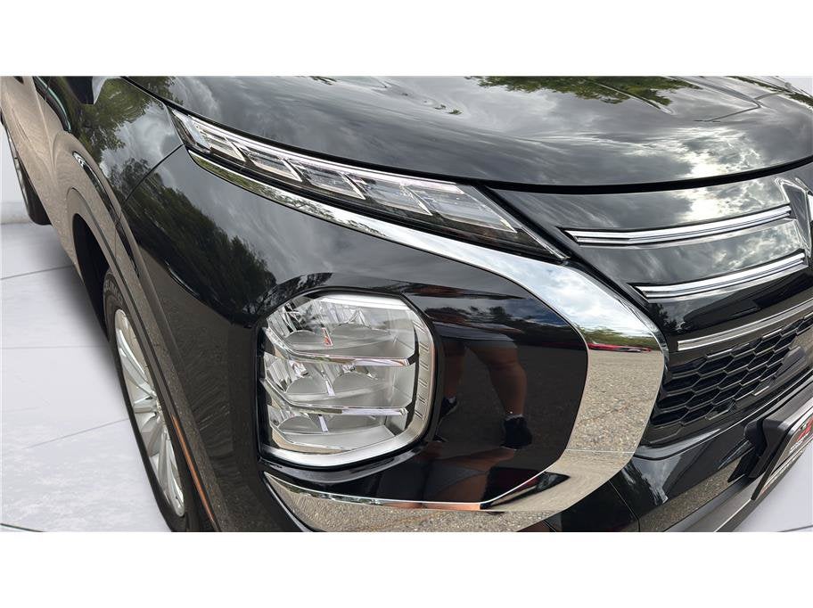 2026 Mitsubishi Outlander ES