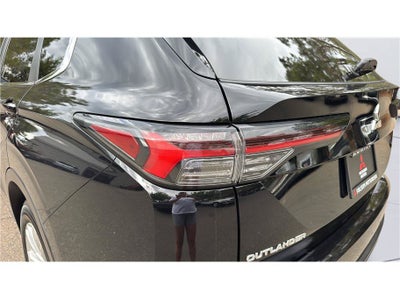 2026 Mitsubishi Outlander ES