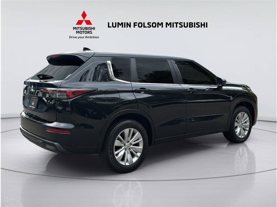 2026 Mitsubishi Outlander ES