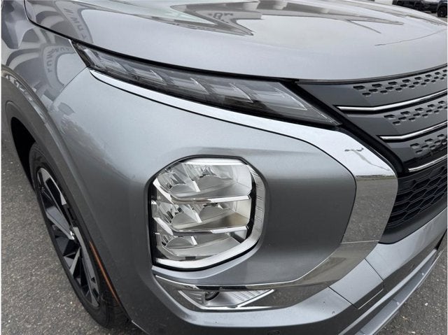 2024 Mitsubishi Outlander SE Sport Utility 4D