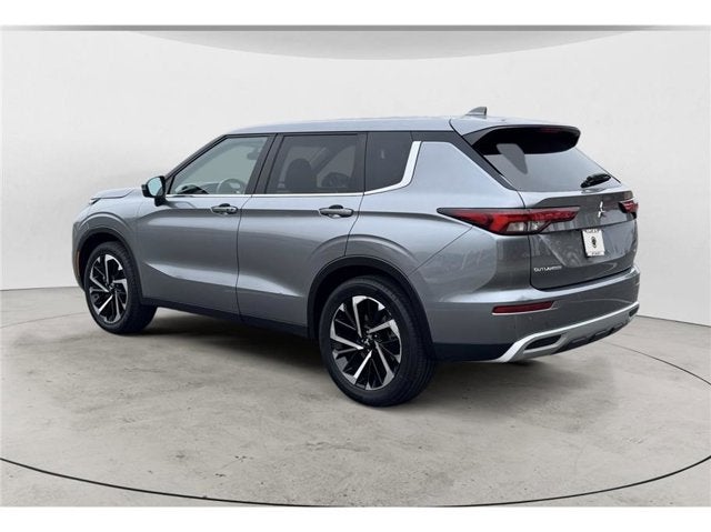 2024 Mitsubishi Outlander SE Sport Utility 4D