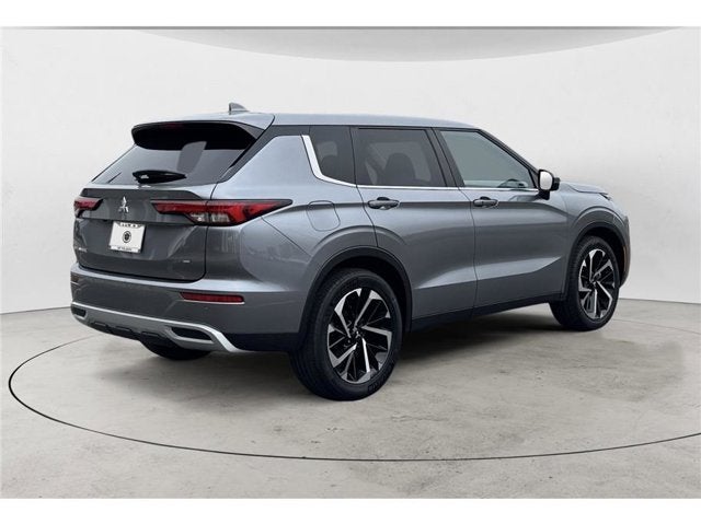 2024 Mitsubishi Outlander SE Sport Utility 4D