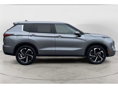 2024 Mitsubishi Outlander SE Sport Utility 4D
