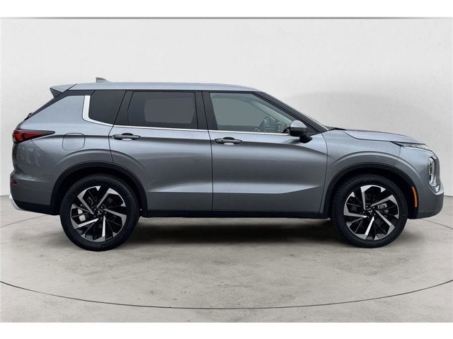 2024 Mitsubishi Outlander SE Sport Utility 4D