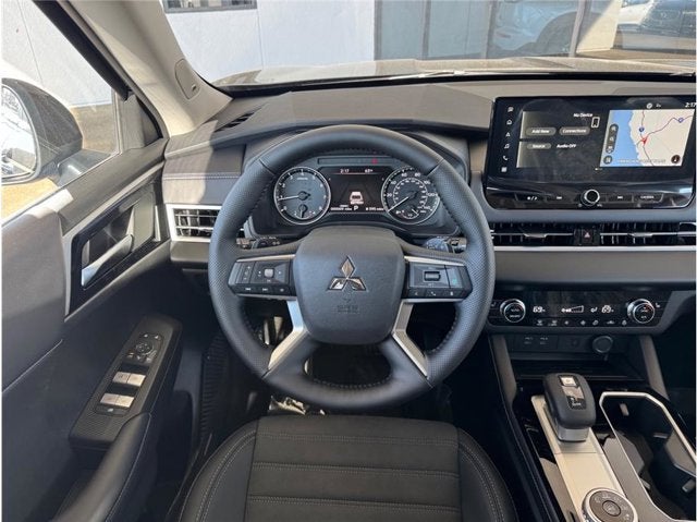 2026 Mitsubishi Outlander ES Sport Utility 4D