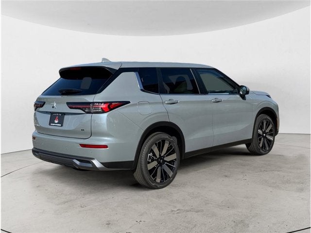 2026 Mitsubishi Outlander ES Sport Utility 4D