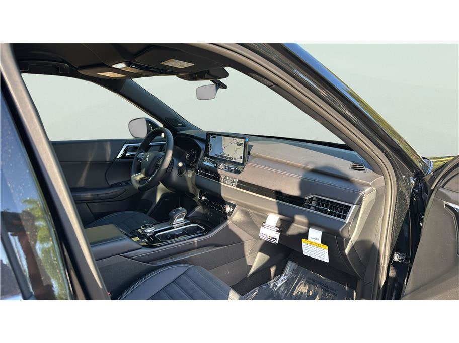 2026 Mitsubishi Outlander LE Sport Utility 4D