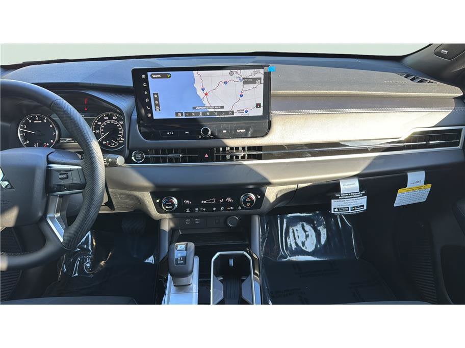 2026 Mitsubishi Outlander LE Sport Utility 4D