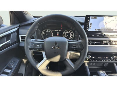2026 Mitsubishi Outlander LE Sport Utility 4D