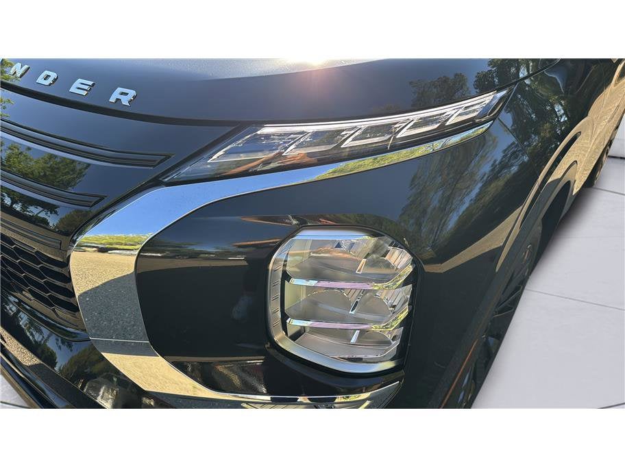 2026 Mitsubishi Outlander LE Sport Utility 4D