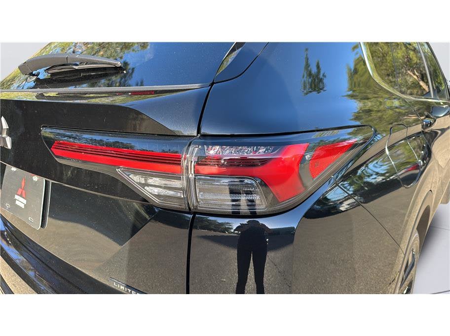 2026 Mitsubishi Outlander LE Sport Utility 4D