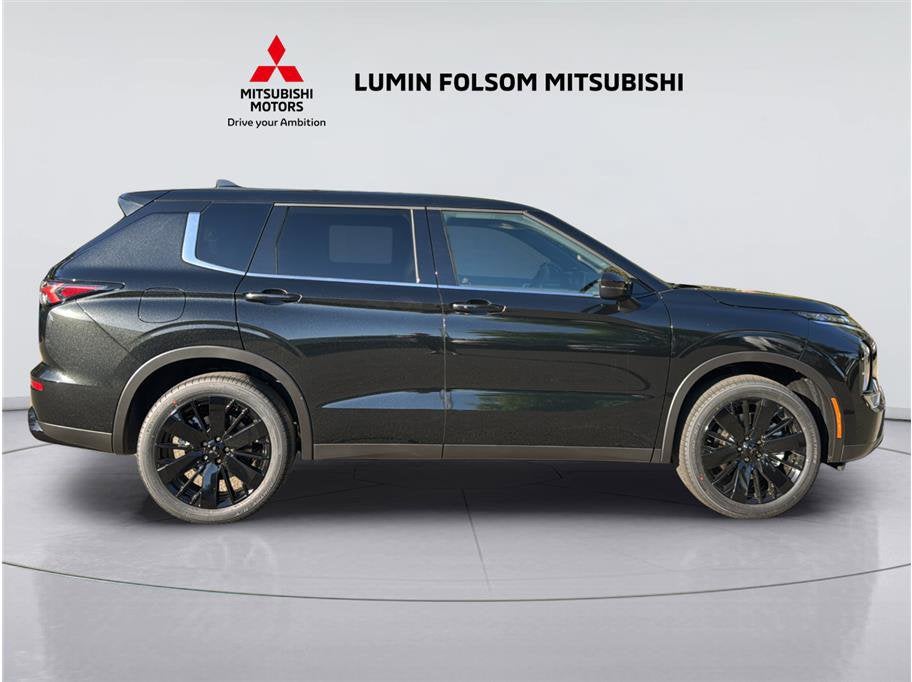 2026 Mitsubishi Outlander LE Sport Utility 4D