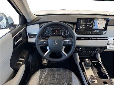 2026 Mitsubishi Outlander ES Sport Utility 4D