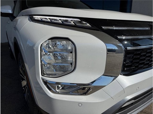 2026 Mitsubishi Outlander ES Sport Utility 4D