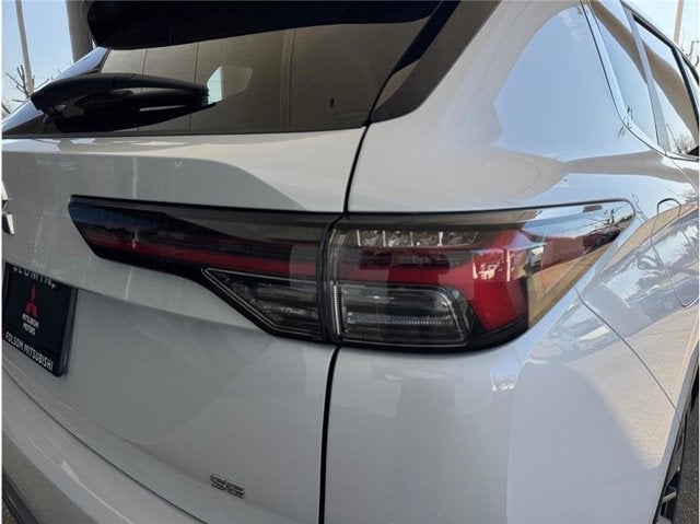 2026 Mitsubishi Outlander ES Sport Utility 4D