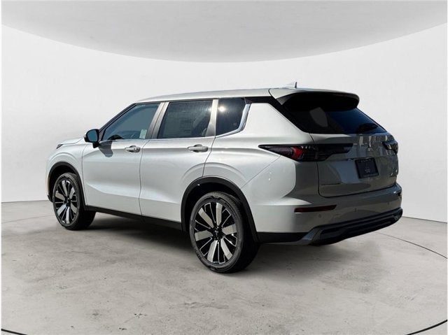 2026 Mitsubishi Outlander ES Sport Utility 4D