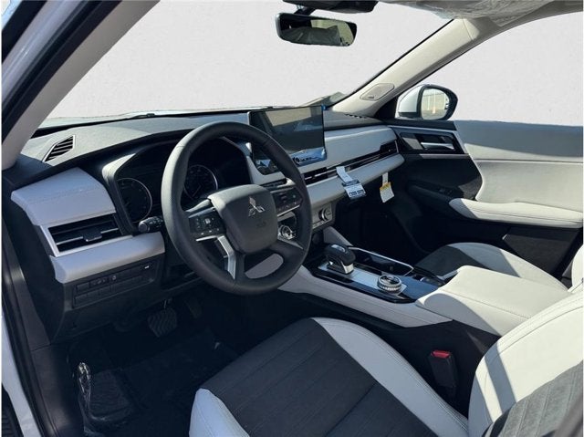 2026 Mitsubishi Outlander ES Sport Utility 4D