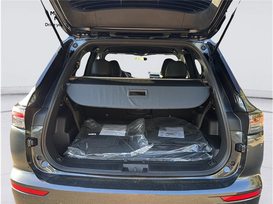 2026 Mitsubishi Outlander LE Sport Utility 4D
