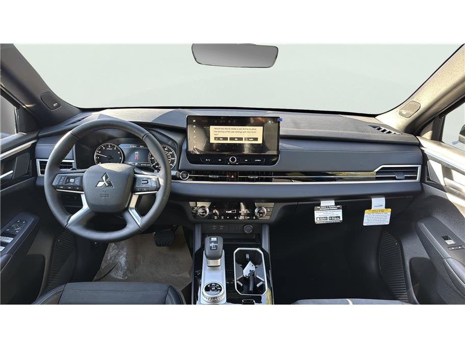 2026 Mitsubishi Outlander LE Sport Utility 4D