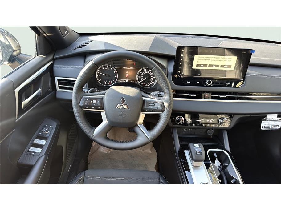 2026 Mitsubishi Outlander LE Sport Utility 4D
