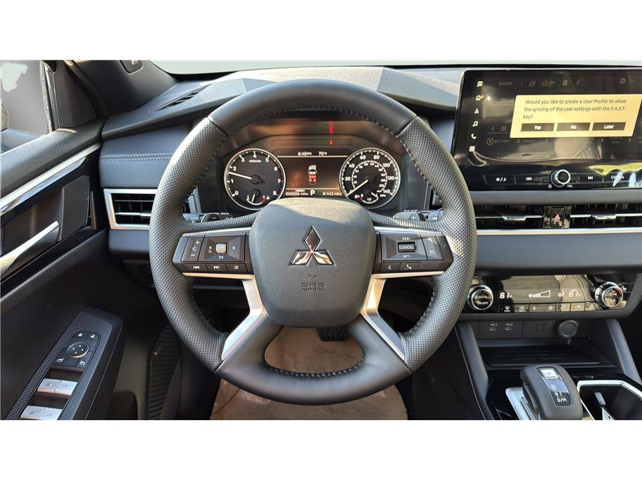 2026 Mitsubishi Outlander LE Sport Utility 4D