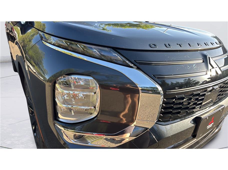 2026 Mitsubishi Outlander LE Sport Utility 4D