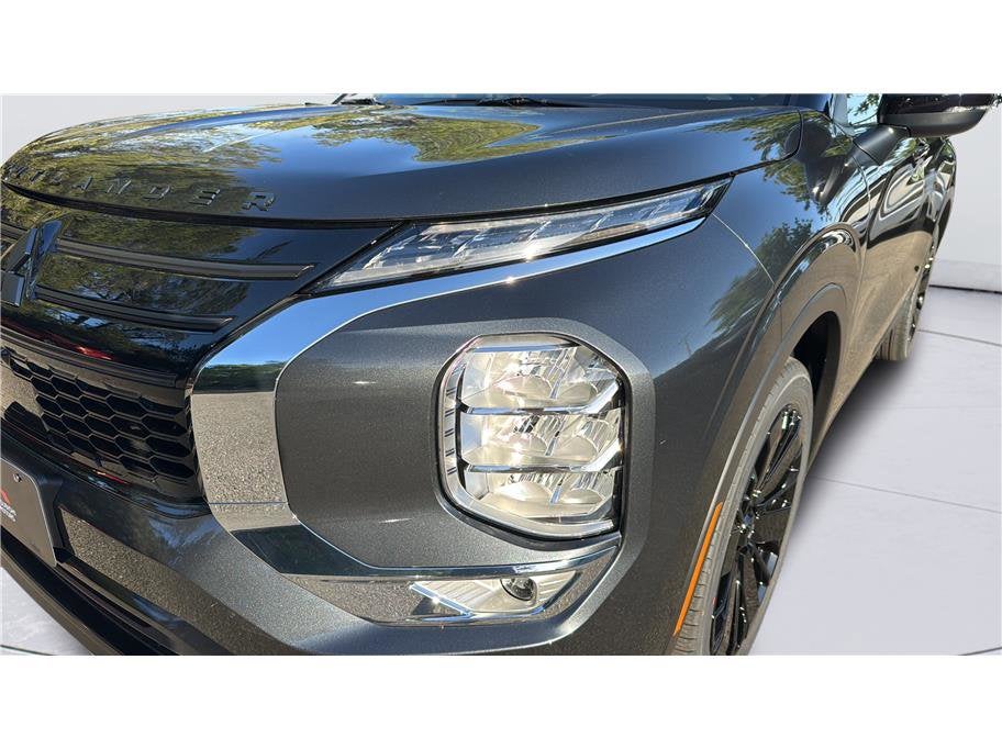 2026 Mitsubishi Outlander LE Sport Utility 4D