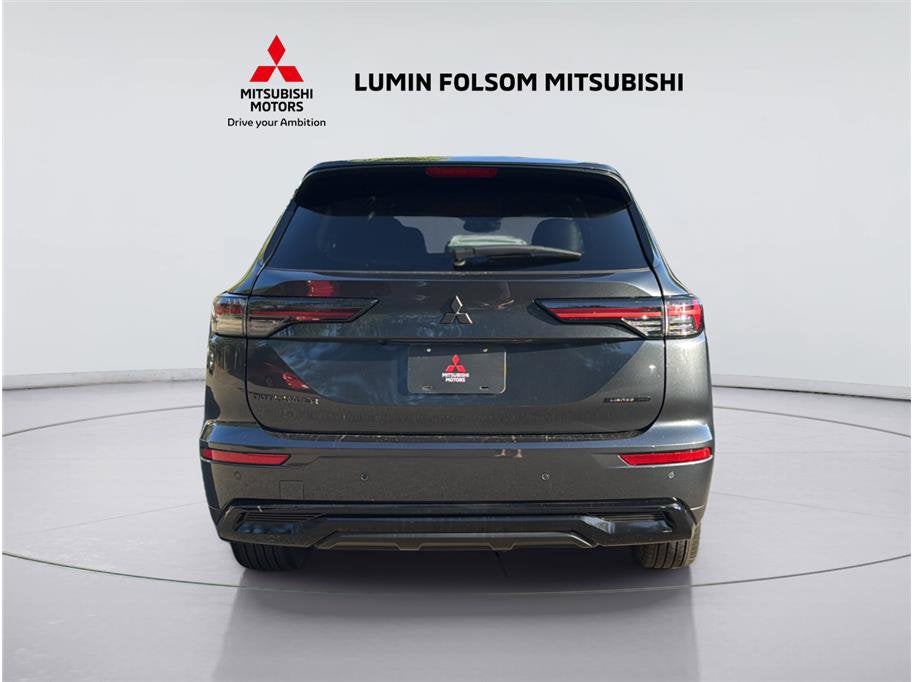 2026 Mitsubishi Outlander LE Sport Utility 4D