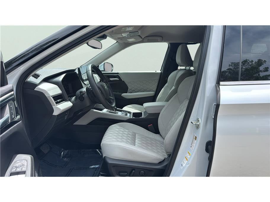 2024 Mitsubishi Outlander SEL Sport Utility 4D