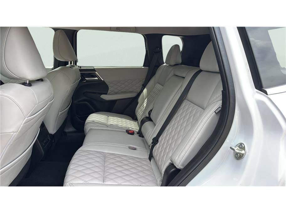 2024 Mitsubishi Outlander SEL Sport Utility 4D
