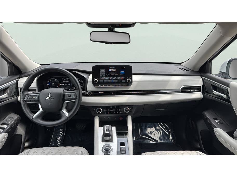 2024 Mitsubishi Outlander SEL Sport Utility 4D