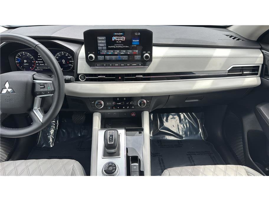 2024 Mitsubishi Outlander SEL Sport Utility 4D