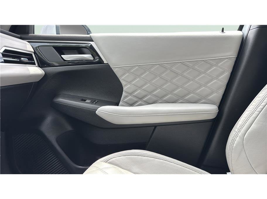 2024 Mitsubishi Outlander SEL Sport Utility 4D