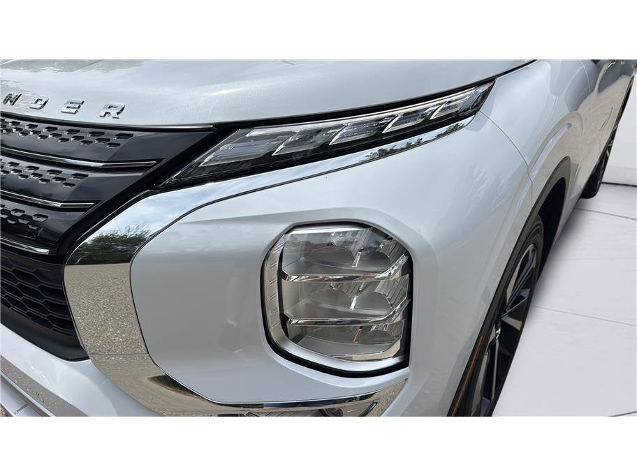 2024 Mitsubishi Outlander SEL Sport Utility 4D