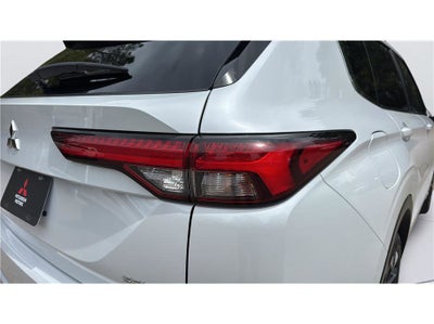 2024 Mitsubishi Outlander SEL Sport Utility 4D