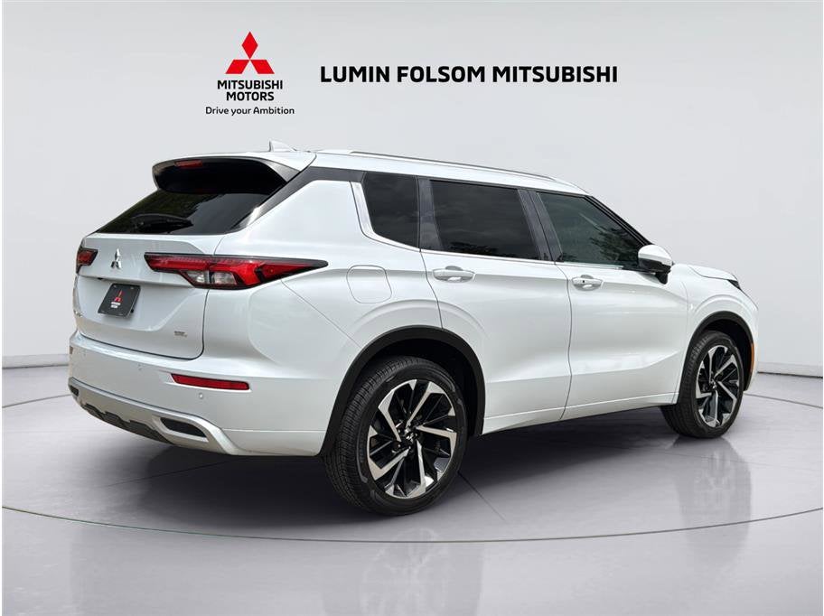 2024 Mitsubishi Outlander SEL Sport Utility 4D
